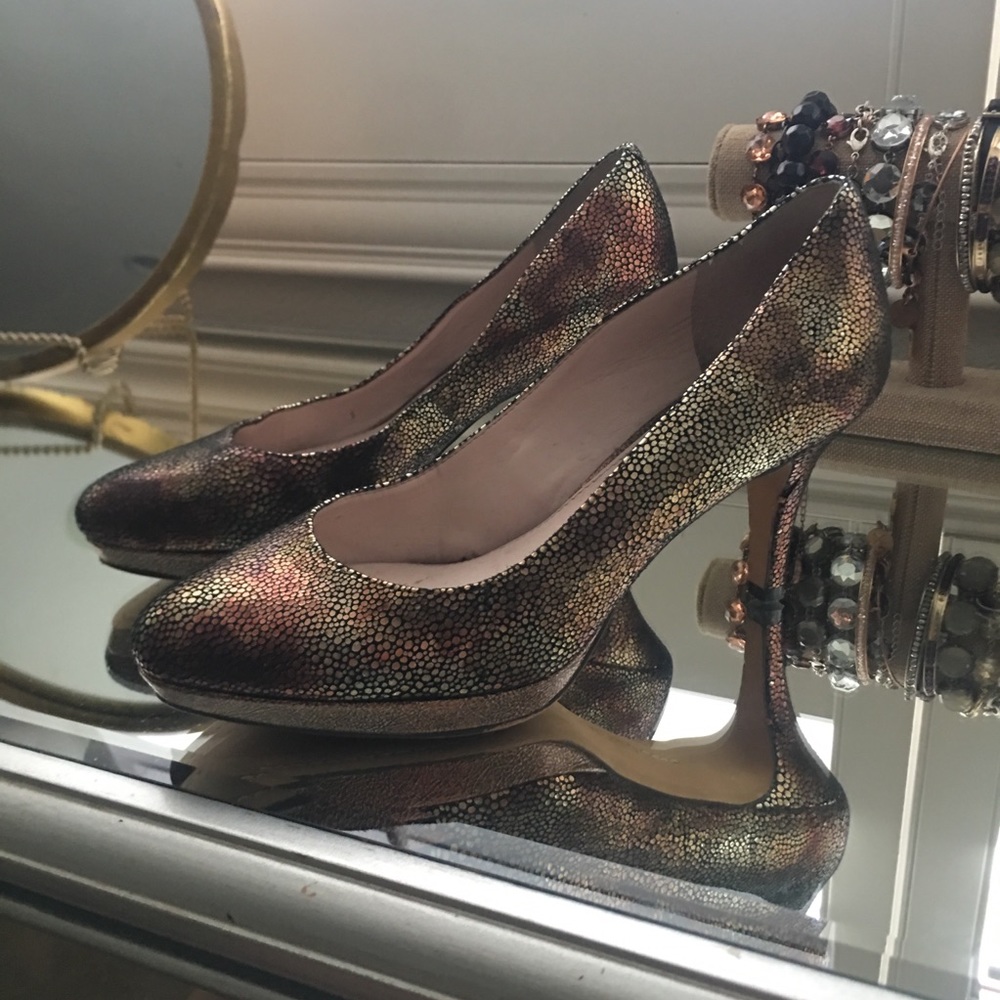 Vince Camuto pumps